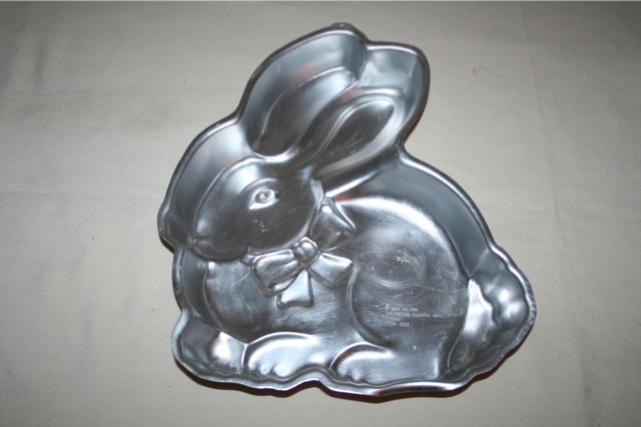 1986 Wilton Easter Bunny Rabbit Bow Cake Pan (retired)  